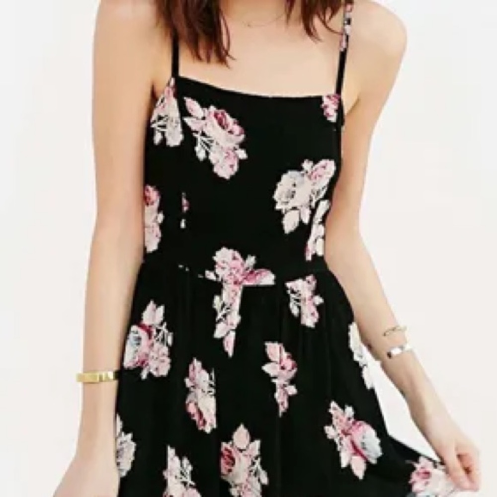 Floral Romper - Picture 2 of 6